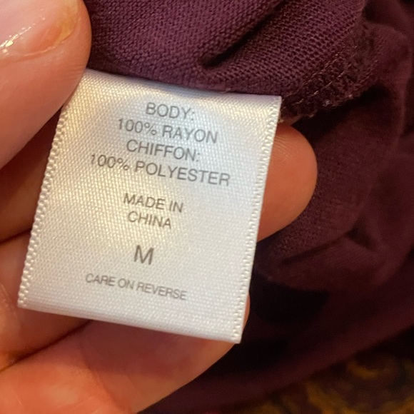 NY&C Sleeveless Burgundy Paisley Print Mixed Media Top - Picture 4 of 6